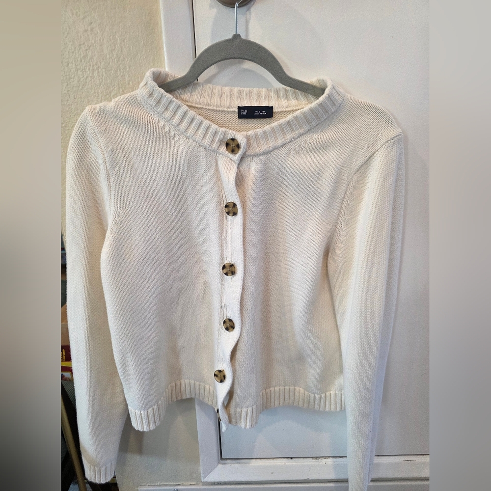 GAP Women's Button-Up Off-White Cardigan